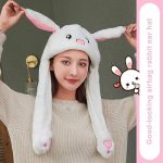 cappello con orecchie che si muovono