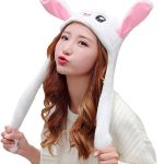 cappello con orecchie che si muovono