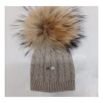 cappello con pon pon
