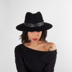cappello nero donna