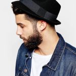 cappello uomo elegante